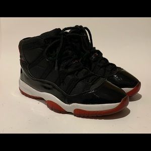 Air Jordan 11 Retro Bred 2001 Men's Size 8 Shoes Black Red Athletic Sneakers